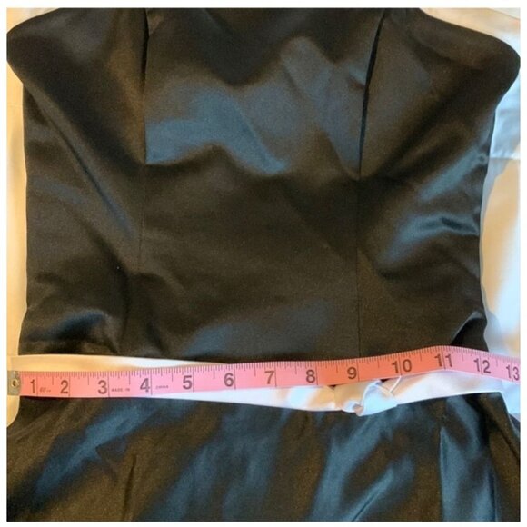 Raylia Designs Black Strapless Gown Sz 4 Polyester Professional Cleaning Only - Picture 11 of 11